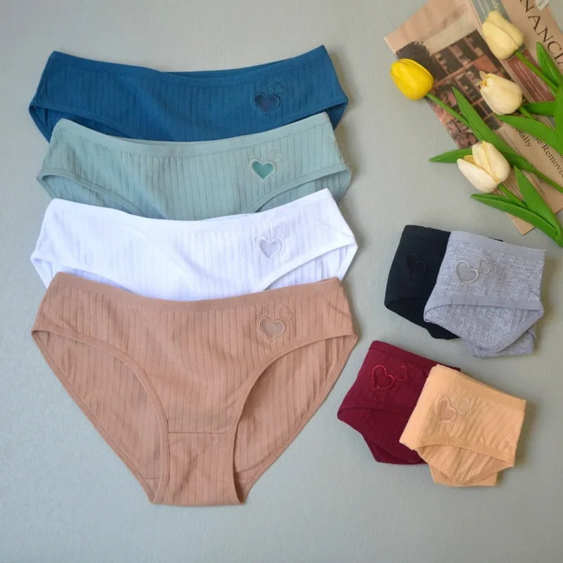1pcs Women Panties Sexy Underwear Student Cute Mid-Waisted Briefs Female Ventilation Soft Cotton Women's Underpants