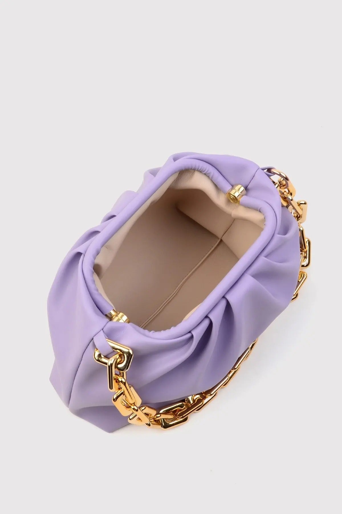 Women Golden Chain Hand Bag 30x16x13 cm Artificial Leather Lined Elegant Design High Quality