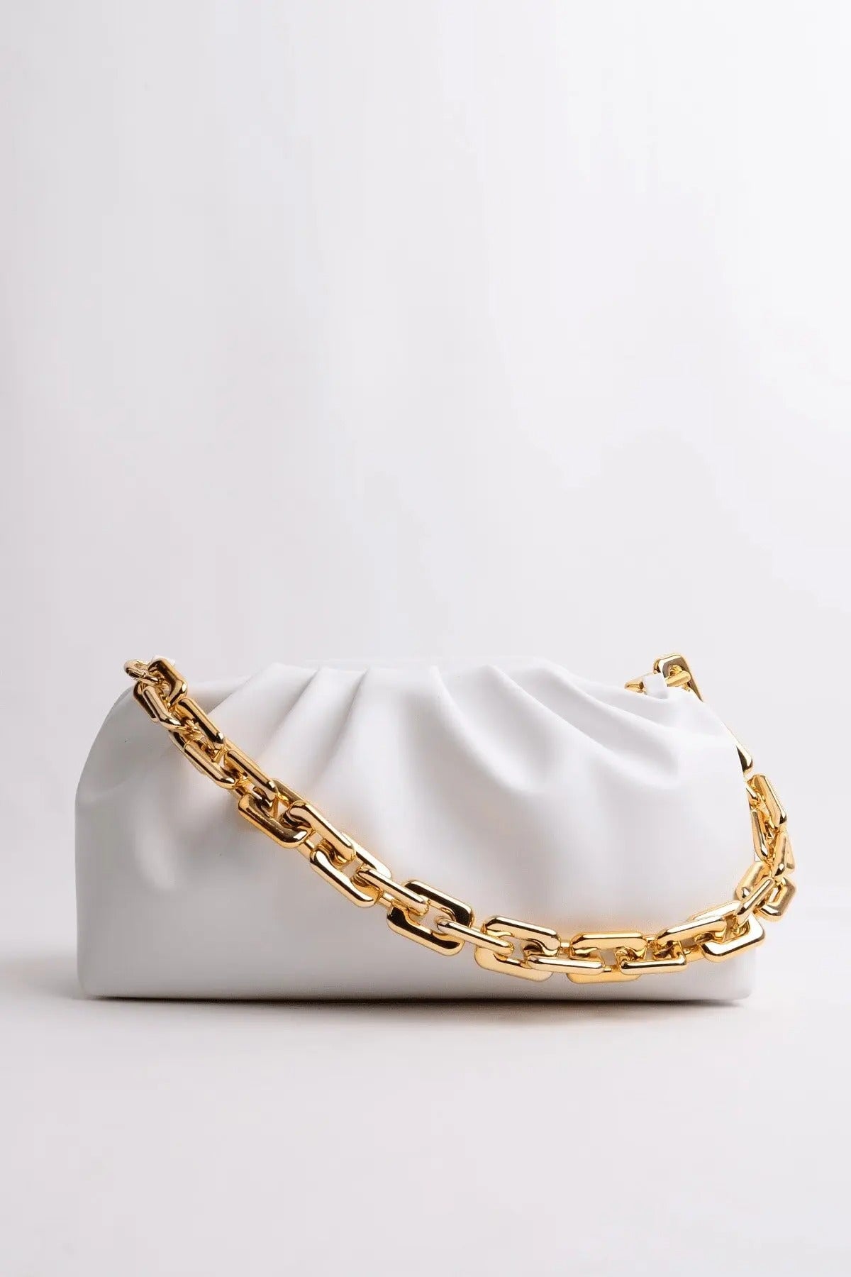 Women Golden Chain Hand Bag 30x16x13 cm Artificial Leather Lined Elegant Design High Quality